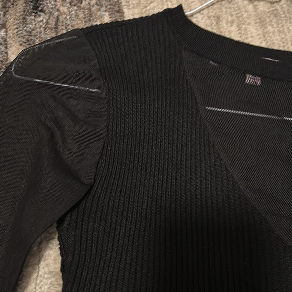 Black mesh /sheer sleeve, v neck sweater. Size small - Picture 2 of 5